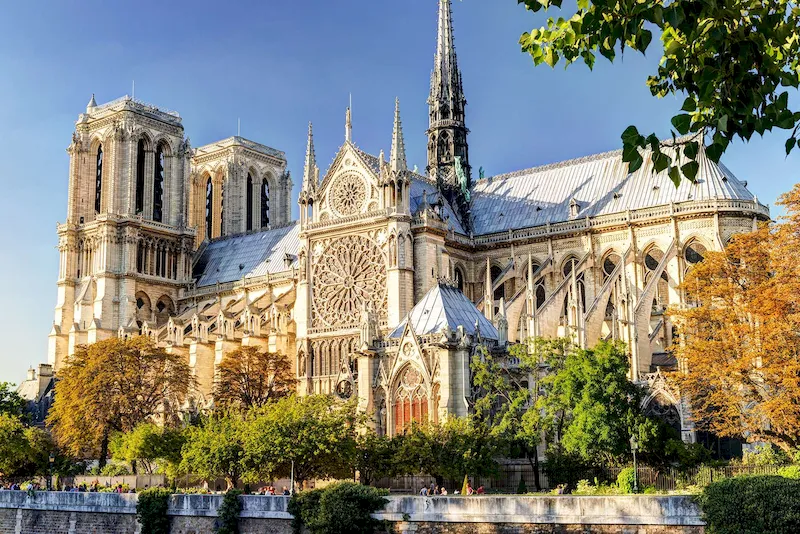 Nhà thờ Đức Bà Paris là điểm đến mơ ước của nhiều du khách khắp thế giới