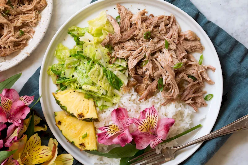 Thịt heo Kalua là món tốn 8 tiếng chế biến