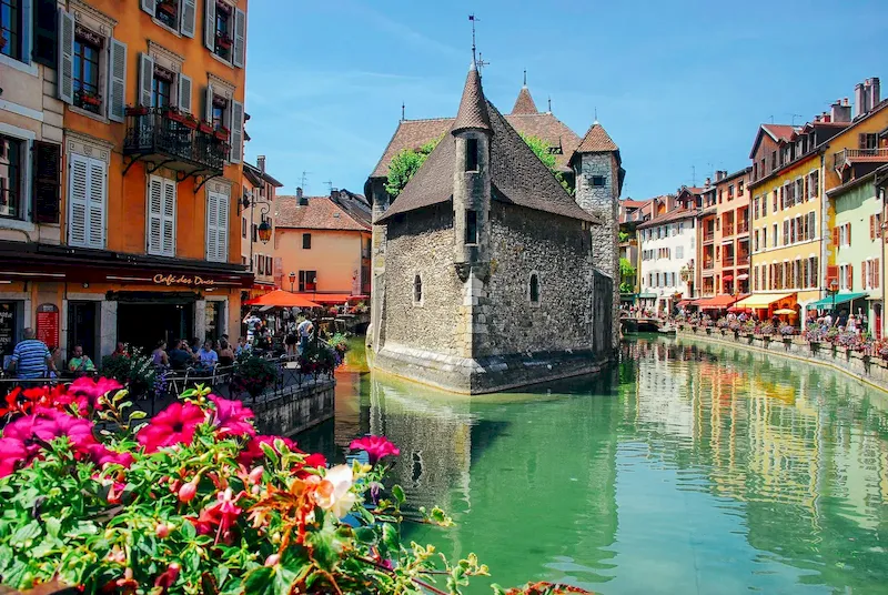 Thành phố Annecy Pháp được ví như Venice thứ hai trời Âu